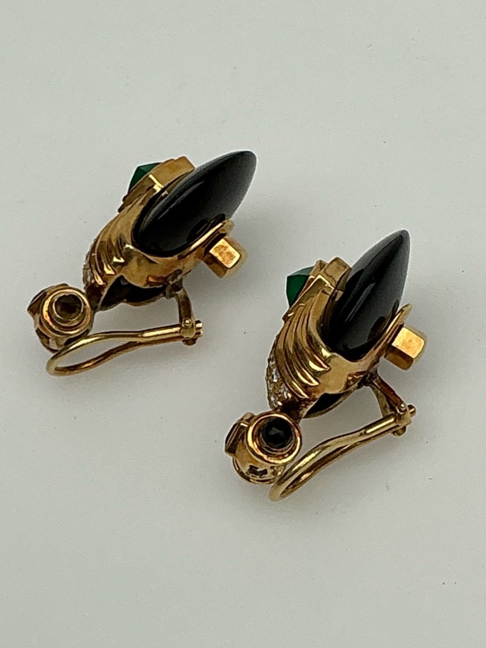 Vintage Style Black Cabochon Gold Tone Clip Earrings Rhinestone Statement - Picture 3 of 7